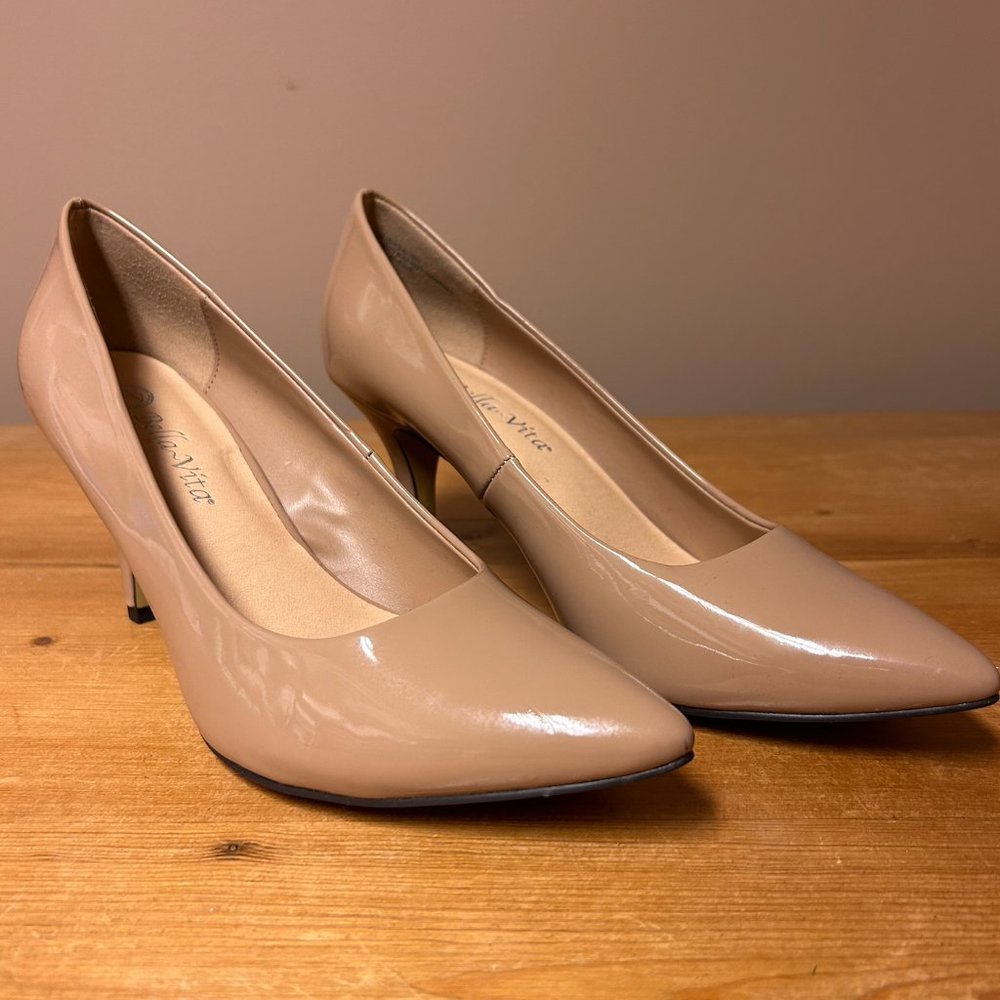 Bella Vita Bone Patent Leather 3" Heels - Like New, Classic Elegance